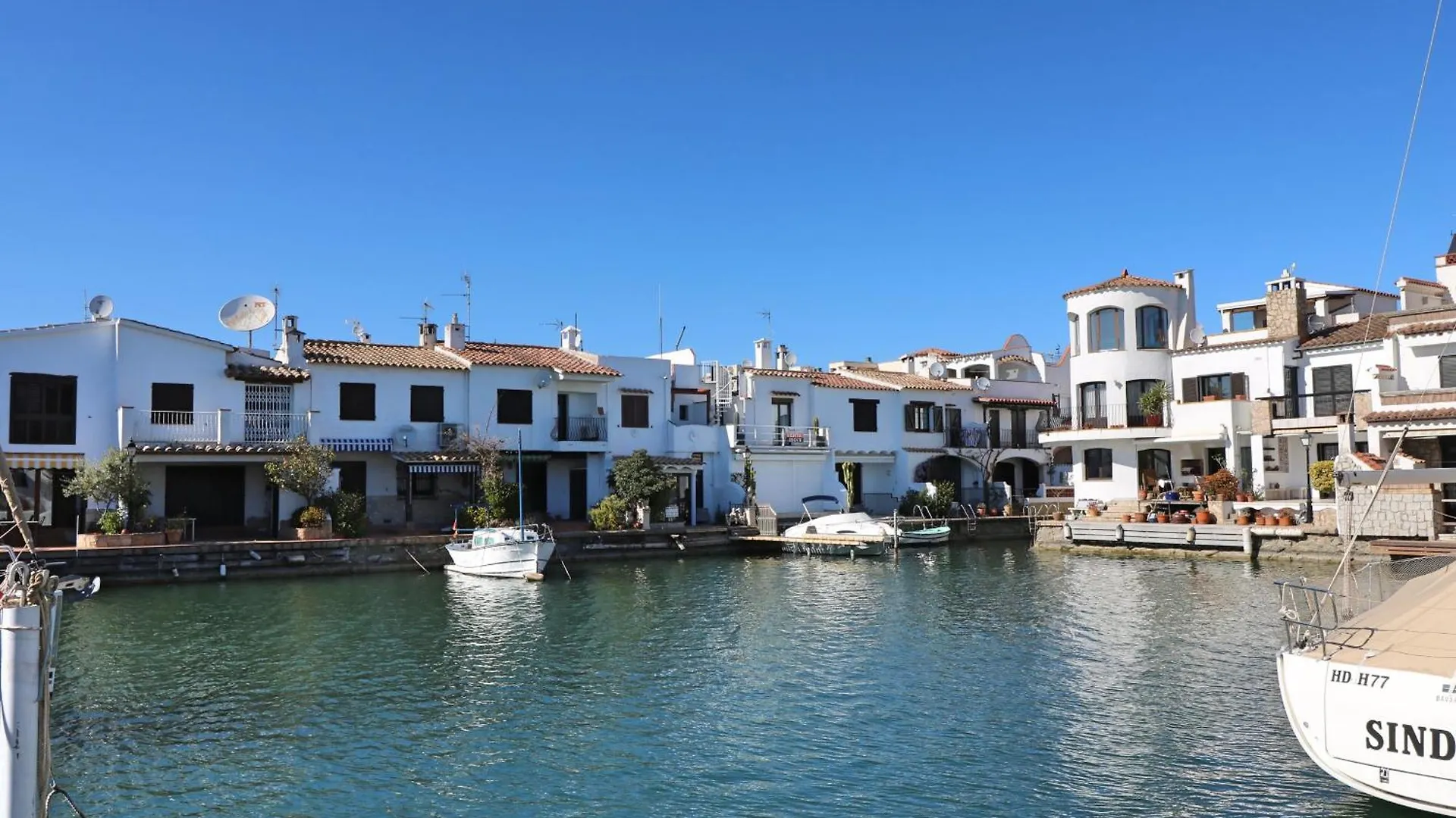 Porto Fino - Apartamento Vista Al Canal Y Reformad Empuriabrava