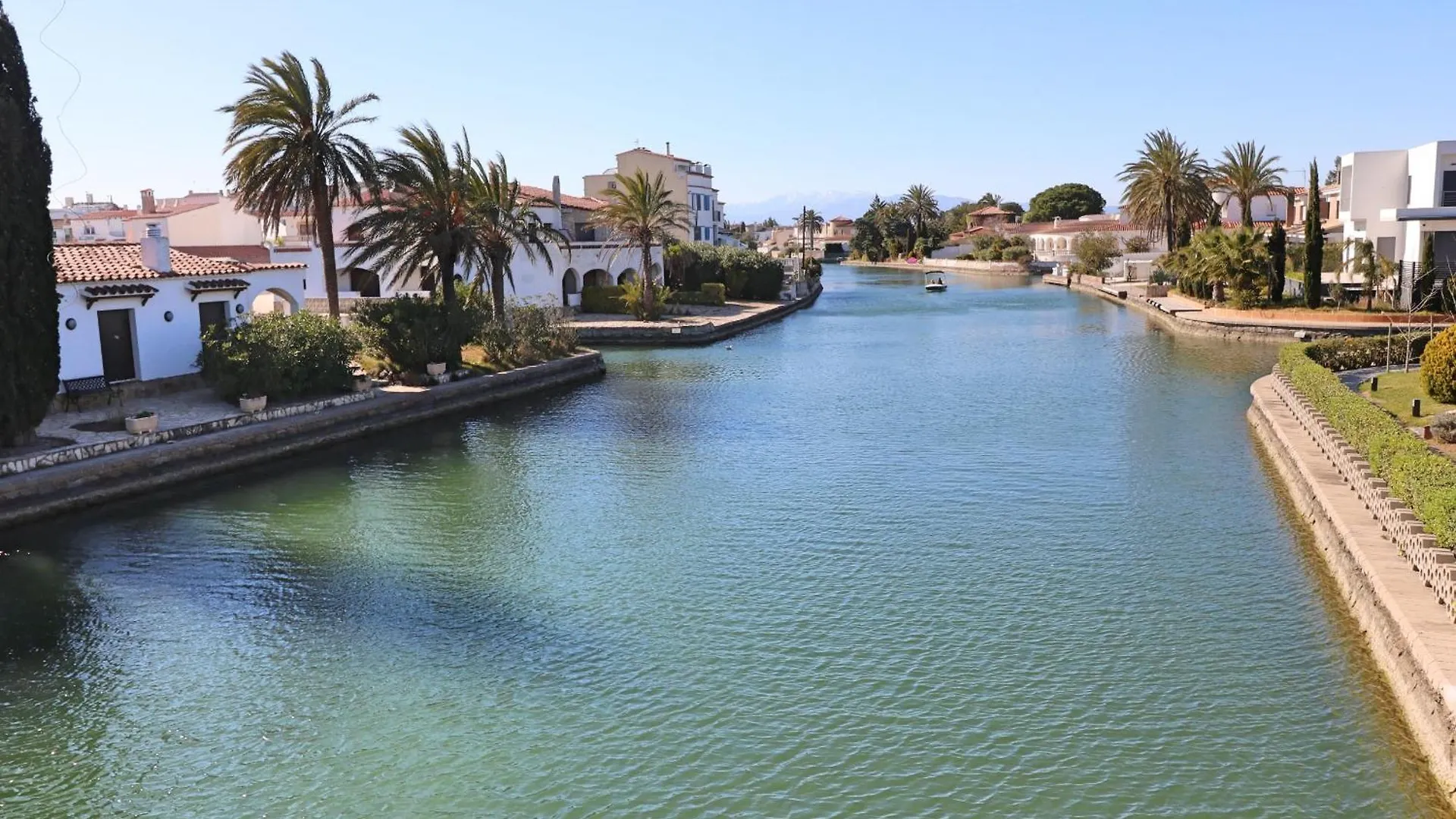 Porto Fino - Apartamento Vista Al Canal Y Reformad Empuriabrava 0*,  Spain