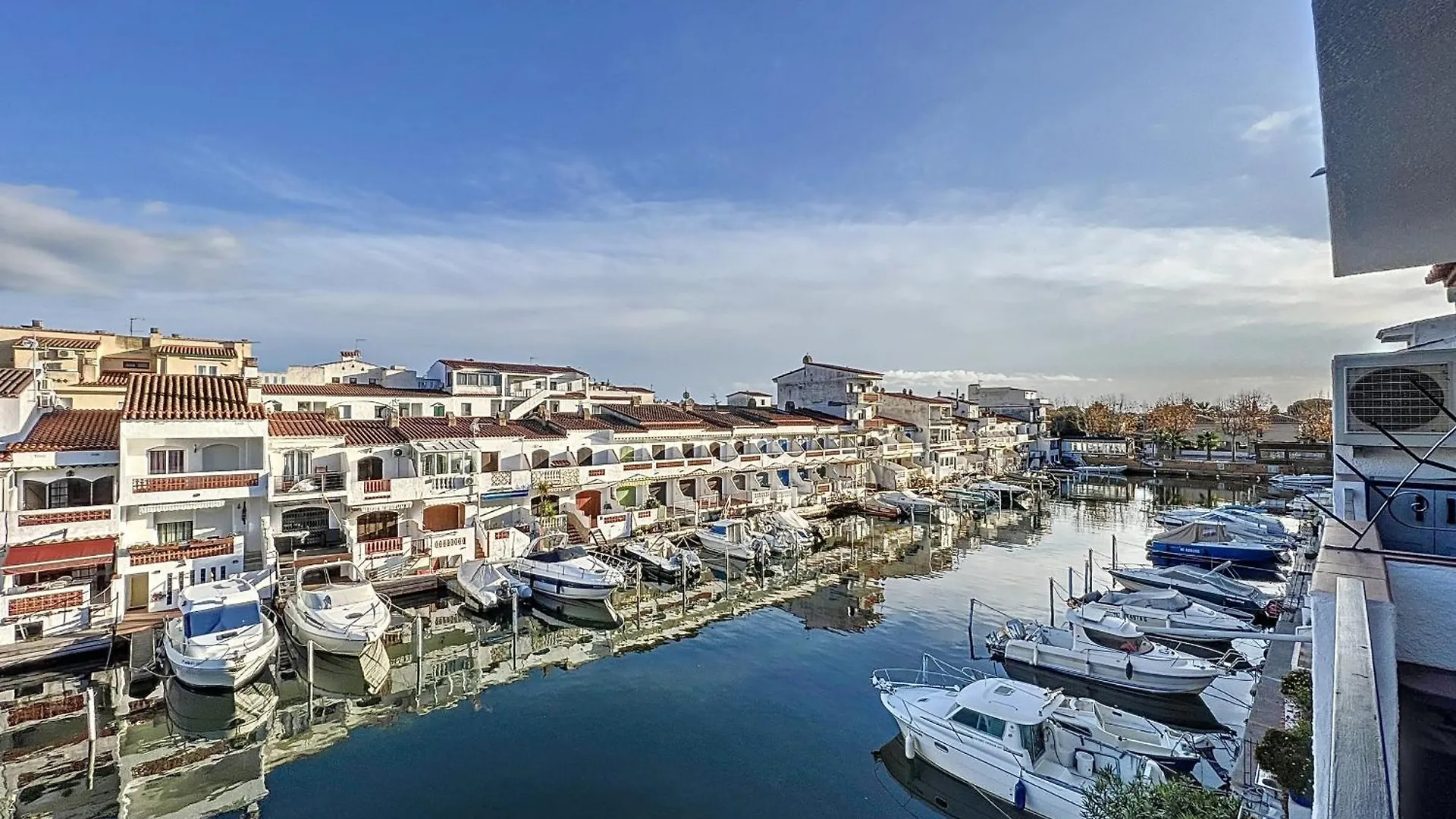 Porto Fino - Apartamento Vista Al Canal Y Reformad Empuriabrava Apartment
