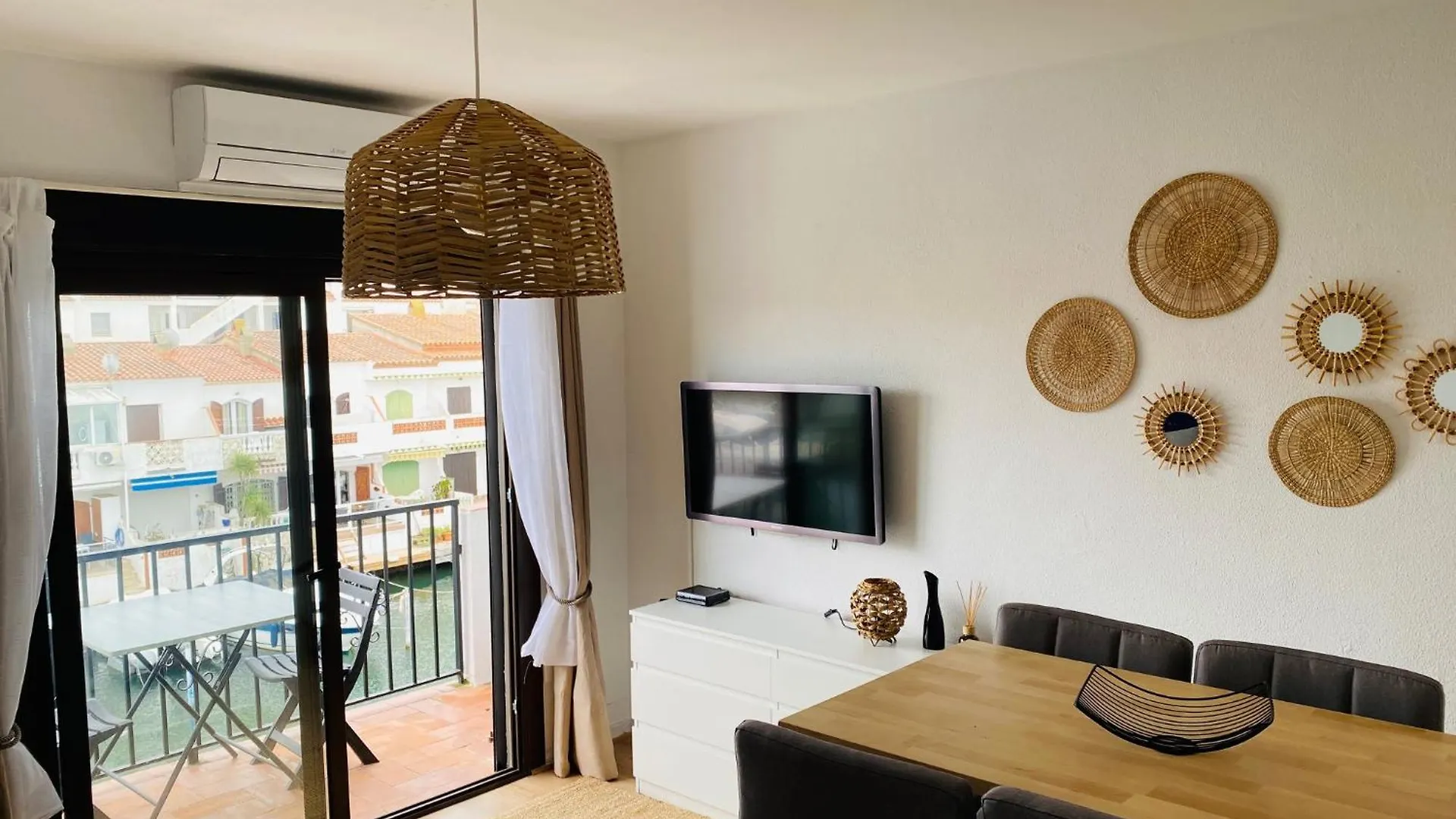 Apartment Porto Fino - Apartamento Vista Al Canal Y Reformad Empuriabrava Spain
